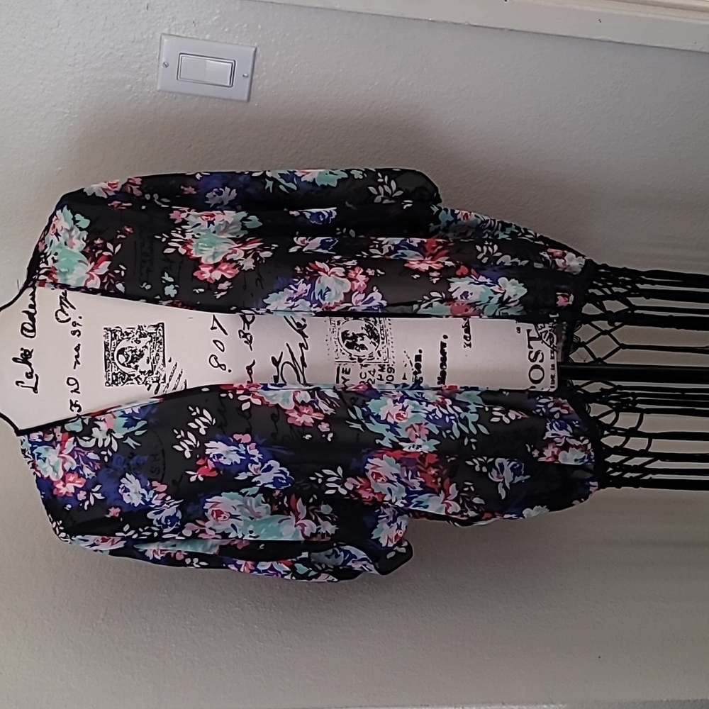 Charlotte Russe floral kimono EUC